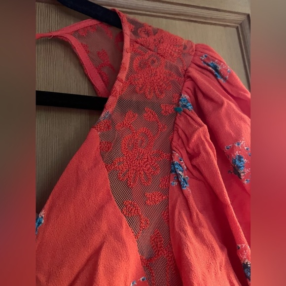 Free People mockingbird mini dress red flower open tie back shirt women’s sz 10 - Picture 7 of 10